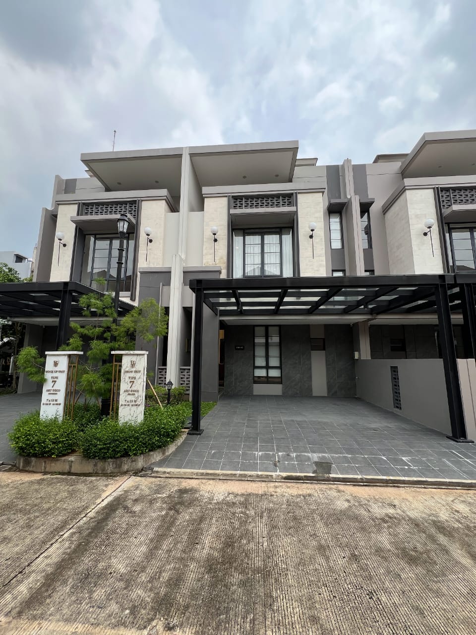 Dijual Rumah Eksklusif Siap Huni di Bukit Podomoro Jakarta Timur